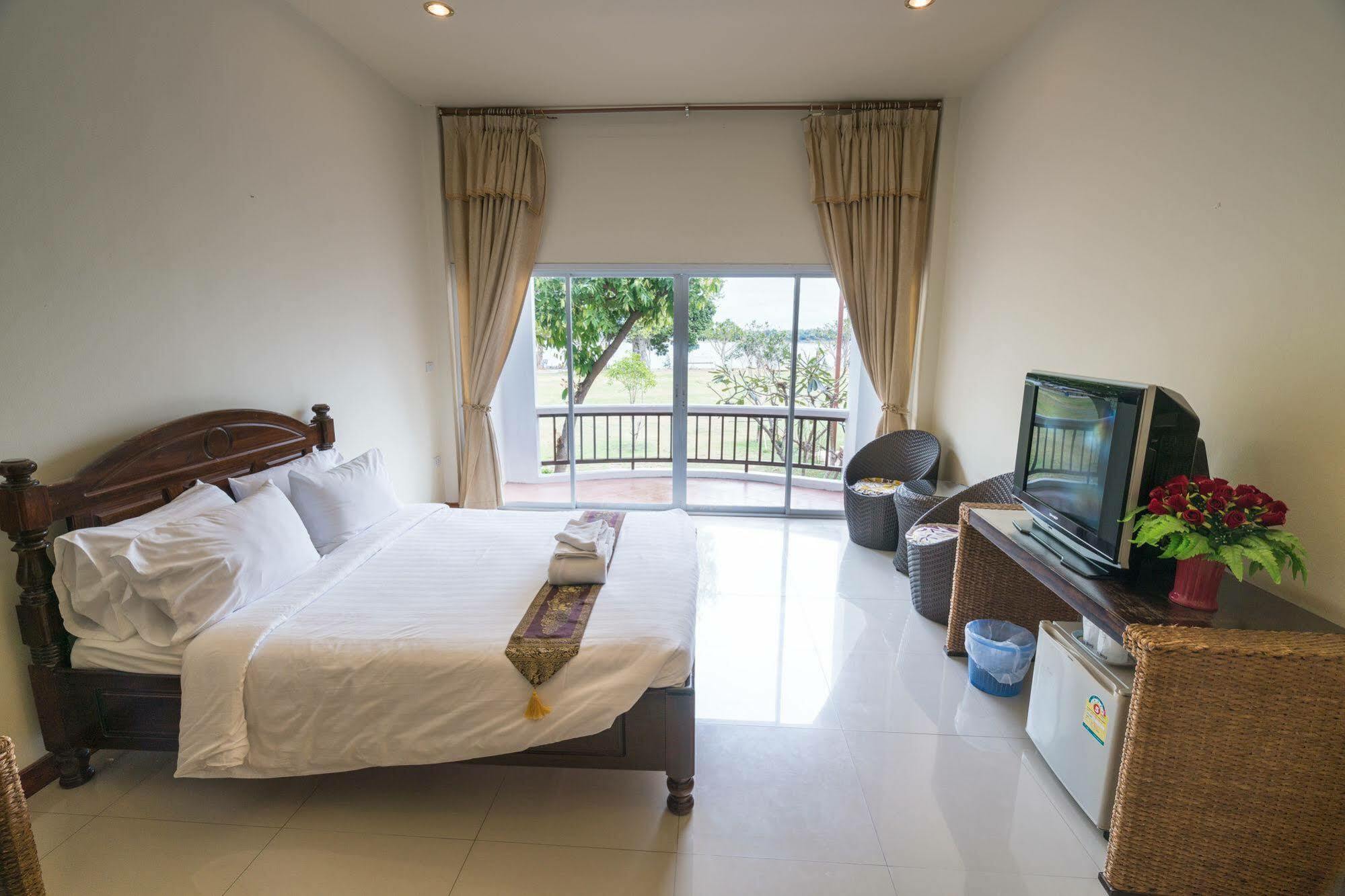 Vieng Khong Hotel Mukdahan Exterior foto