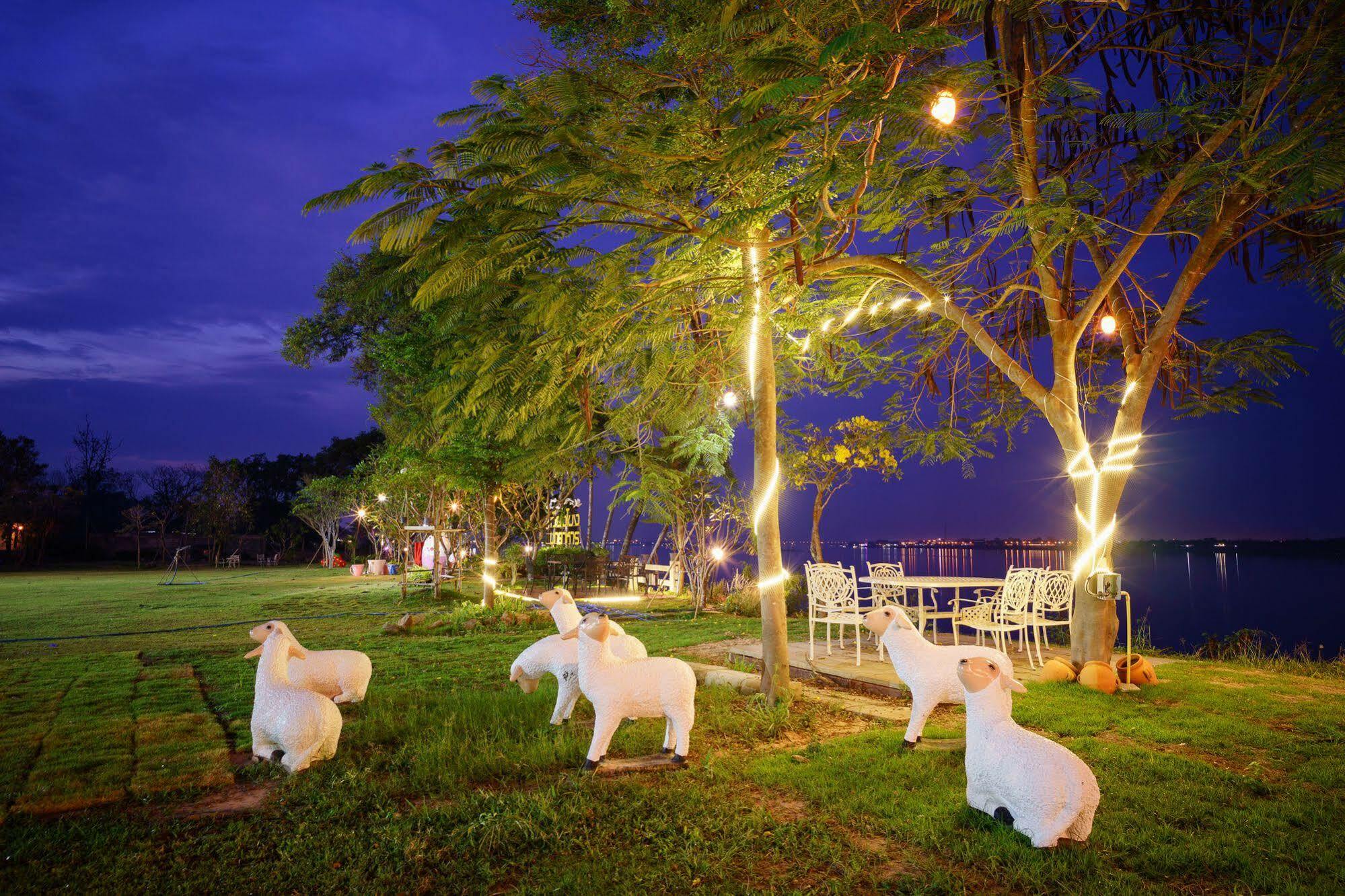 Vieng Khong Hotel Mukdahan Exterior foto